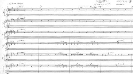 LES PLEIADES DE IANNIS XENAKIS (Métaux mesures 1 à 4) © Editions Salabert. Reproduit avec l’aimable autorisation de MGB Hal Leonard Editions Durand-Salabert-Eschig. Reproduit avec l’aimable autorisation de l’éditeur